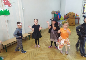 taniec dzieci z gr. V