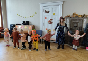 Jesienny taniec w kole