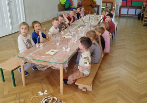 Dzieci z gr. III przed warsztatami