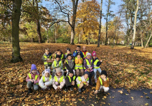 Zdjęcie grupowe w parku