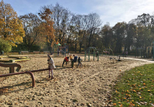 Plac zabaw w parku im. Poniatowskiego