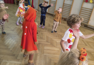 Przebrane dzieci z gr. III podczas balu