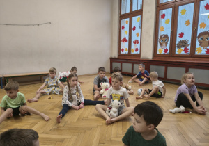 Gimnastyka z pluszowymi misiami