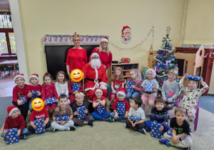 grupa IV ze Świętym Mikołajem