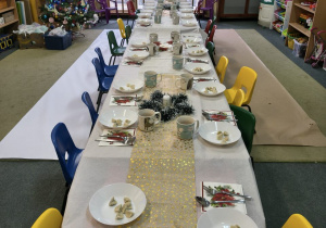 Świąteczny stół grupy IV