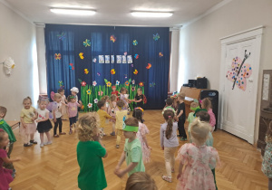 Wspólna zabawa podczas balu grupy I i II